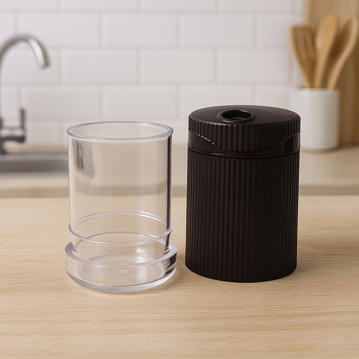 Supermom Linoo Salt  Pepper Dispenser Set (2 Pc)